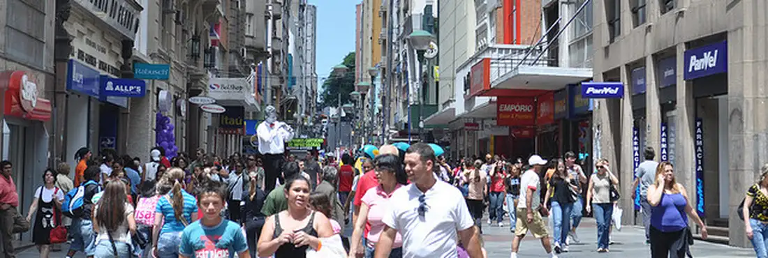Porto Alegre (RS) Dos 1.076.263 eleitores de Porto Alegre, 81,45% compareceram às urnas no primeiro turno