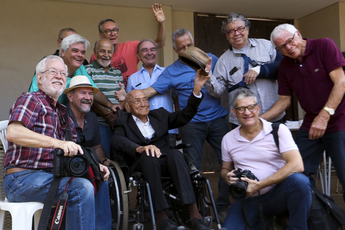 Marcelo Camargo/Agência Brasil O fotógrafo Gervásio Batista, de 95 anos, é homenageado pela Associação Baiana de Imprensa (ABI) com a Medalha do Mérito Jornalístico.
