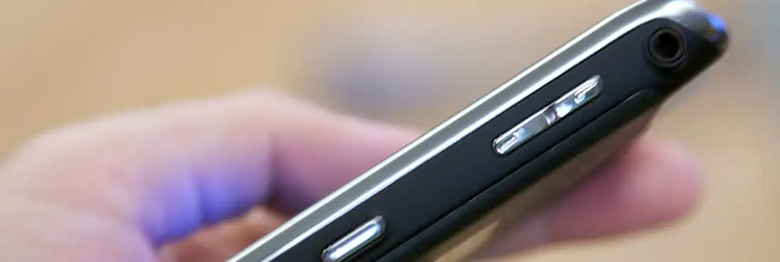 smartphone O ministro das Comunicações disse que a previsão do governo é que as capitais da Copa do Mundo de 2014 já estejam com as redes de banda larga prontas até dezembro de 2013