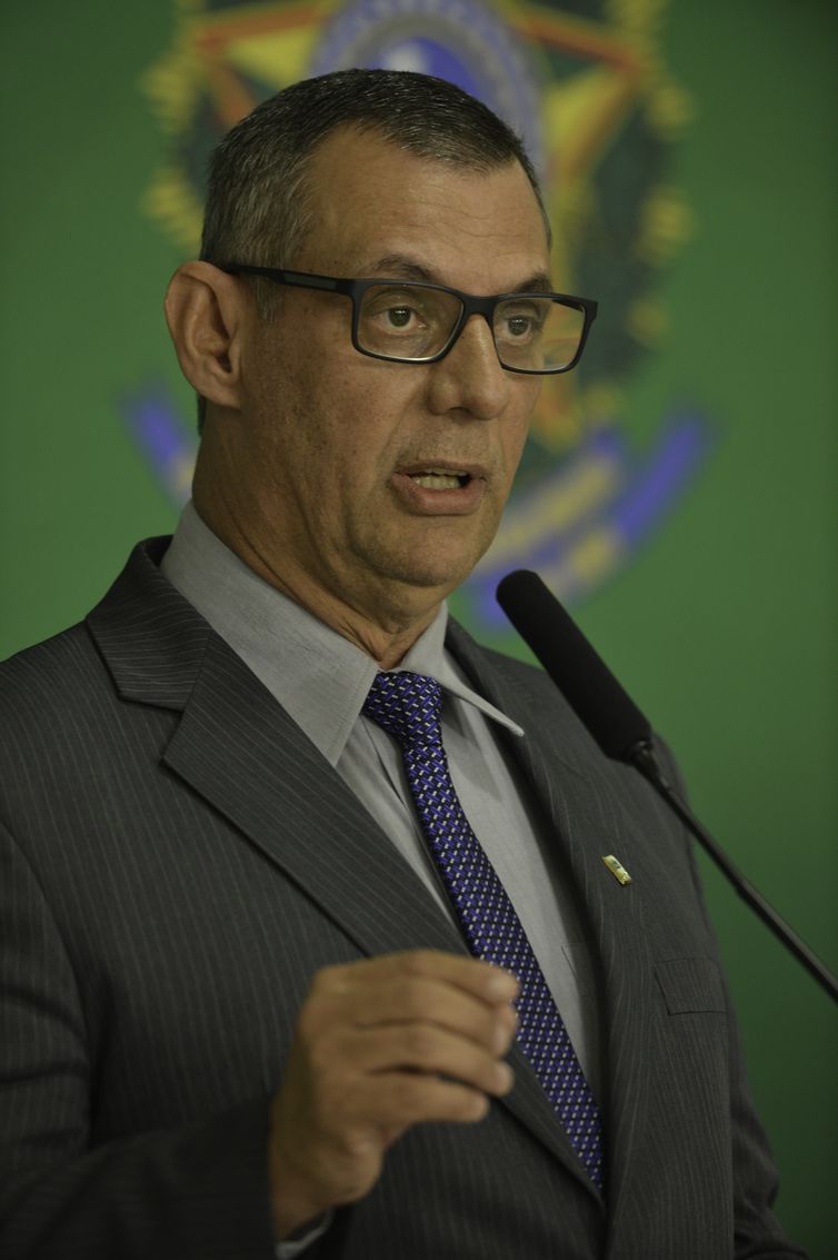 O porta-voz da Presidncia da Repblica, Otvio do Rgo Barros, fala  imprensa, no Palcio do Planalto.