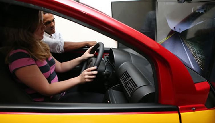 simuladores de direção veicular em autoescolas (Divulgação/Ministério das Cidades)