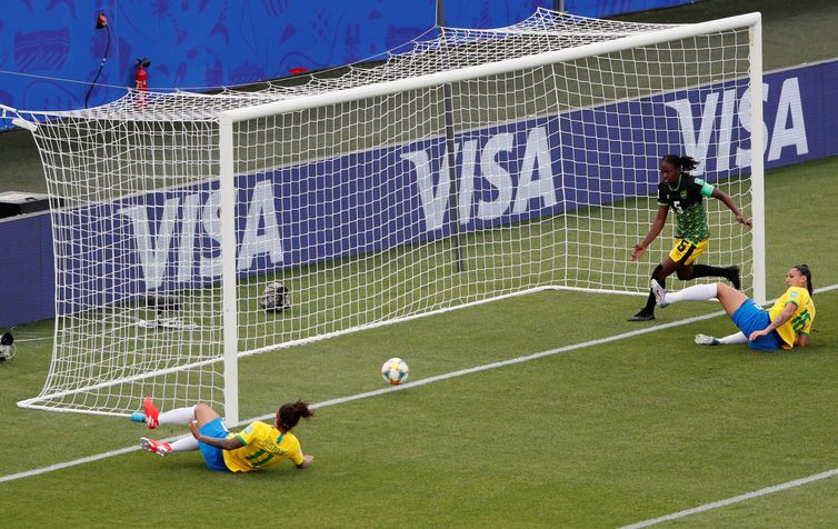 Brasil vence Jamaica por 3 a 0 na estreia da Copa do Mundo feminina - Grupo Rio Claro SP Copa do Mundo Feminina 2019: Segundo gol de Cristiane do Brasil contra a Jamaica