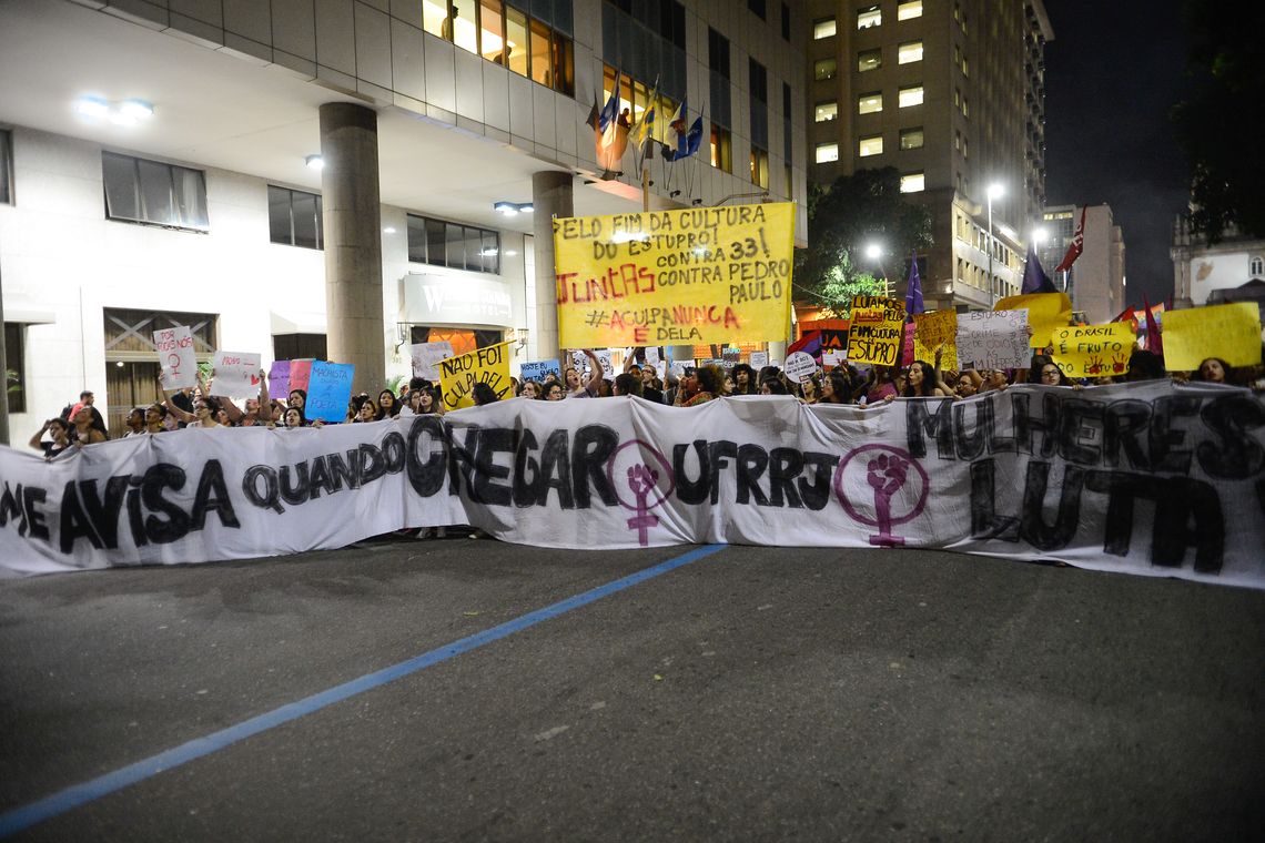 Tomaz Silva/Agência Brasil Rio de Janeiro - Mulheres fazem ato contra cultura do estupro, na Igreja da Candelária, centro da cidade (Tomaz Silva/Agência Brasil)