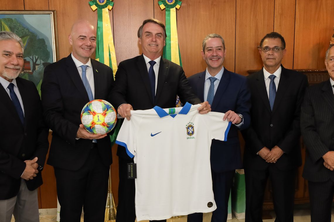 Presidente Jair Bolsonaro durante encontro com os presidentes da Fifa, Gianni Infantino, e da CBF, Rogério Caboclo, no Palácio do Planalto.