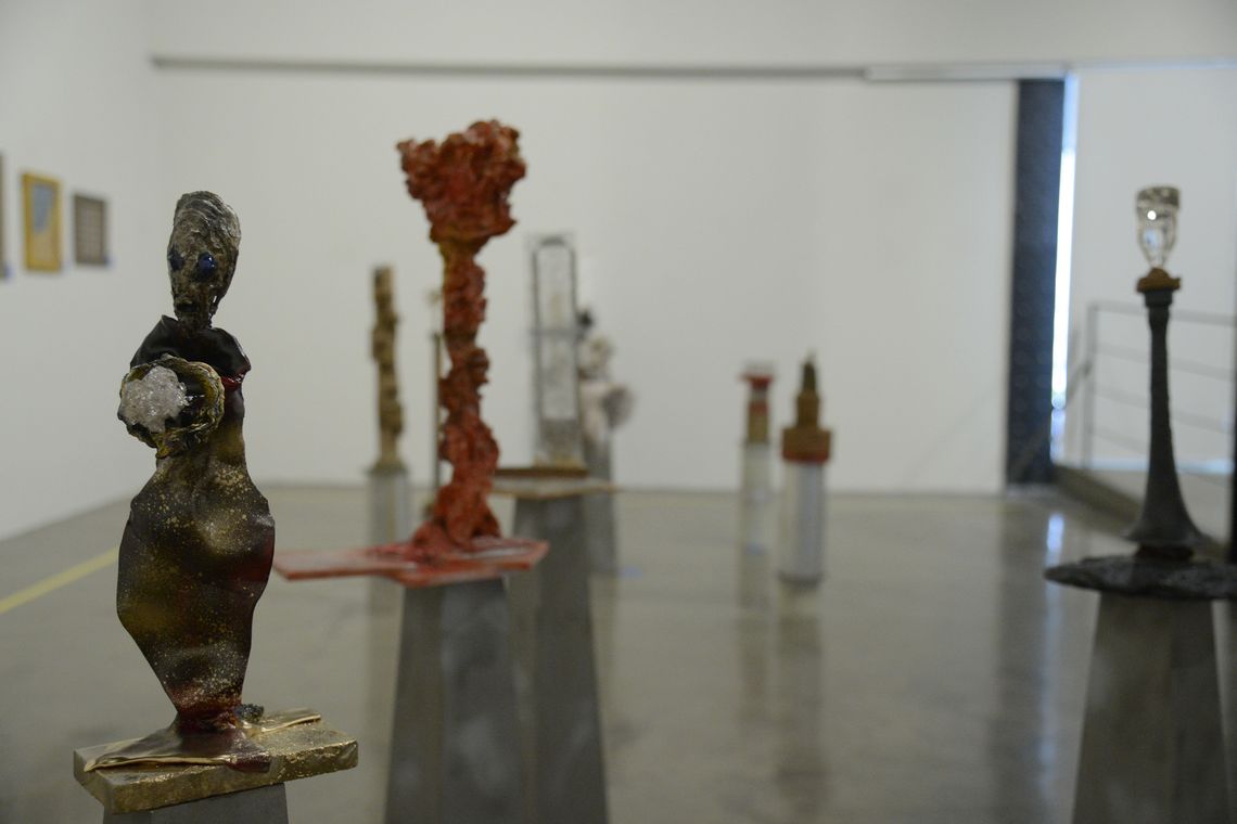 Tomaz Silva/Agência Brasil Exposição Histórias Extraordinárias, de Alexander Pinhel, no Centro Cultural Light, centro do Rio. A mostra reúne peças compostas por materiais descartados e resíduos.
