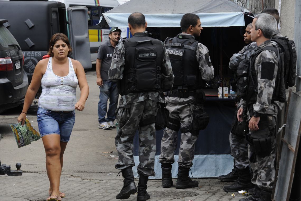 Tânia Rêgo; Agencia Brasil Rio de Janeiro - Policiais do Batalhão de Operações Especiais, do Batalhão de Polícia de Choque e UPPs reforçam o policiamento na comunidade da Rocinha.