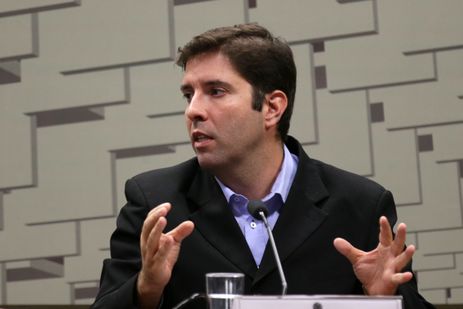 O ex-técnico da seleção brasileira de ginástica olímpica Fernando de Carvalho Lopes depõe na CPI do Senado que investiga maus-tratos em crianças e adolescentes. Ele é acusado de abuso sexual por cerca 40 atletas e ex-atletas.