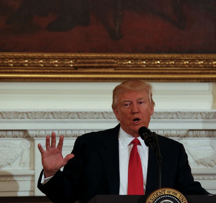 Donald Trump classificou Obama de pessoa ruim e doente/Agência Lusa/EPA/Aude Guerrucci Donald Trump classificou Obama de pessoa ruim e doente