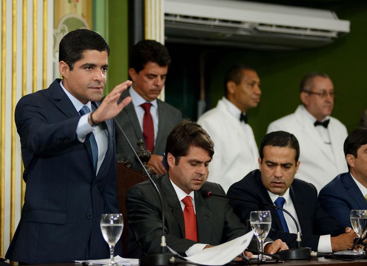 Salvador - ACM Neto faz juramento em cerimônia de posse na Câmara Municipal (Valter Pontes/ Agecom Salvador)