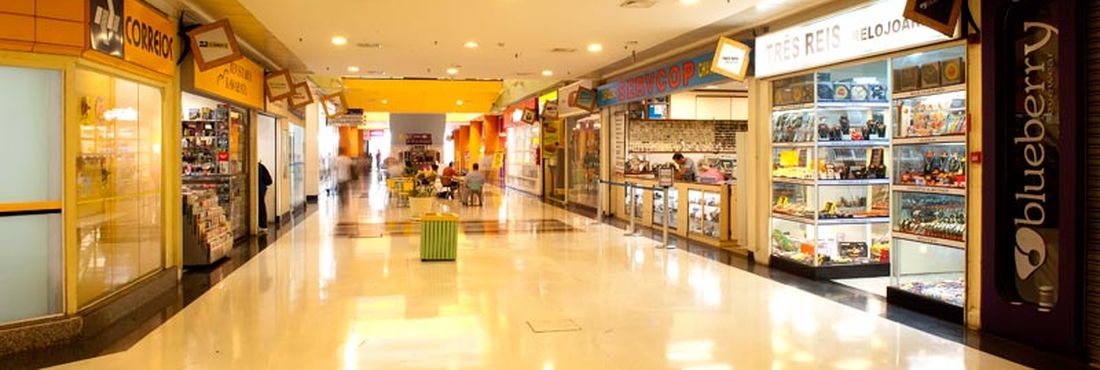 Shopping Campo Limpo "Rolezinho" no Shopping Campo Limpo, na zona sul de São Paulo, foi frustrado por causa da intervenção da polícia