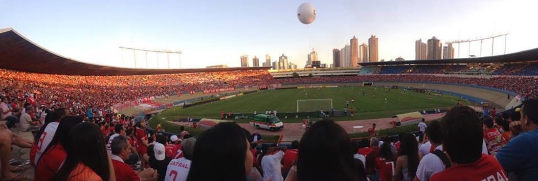 Torcida do Vila Nova no Serra Dourada Torcida do Vila Nova no Serra Dourada