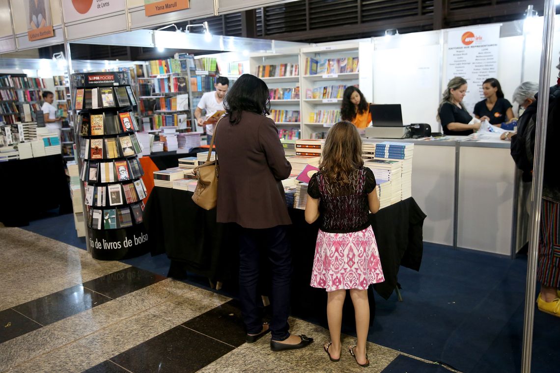 Wilson Dias/Agência Brasil Brasília - 33ª Feira do Livro de Brasília. Na programação tem debates, recitais, palestras, apresentações culturais e lançamentos de livros (Wilson Dias/Agência Brasil)