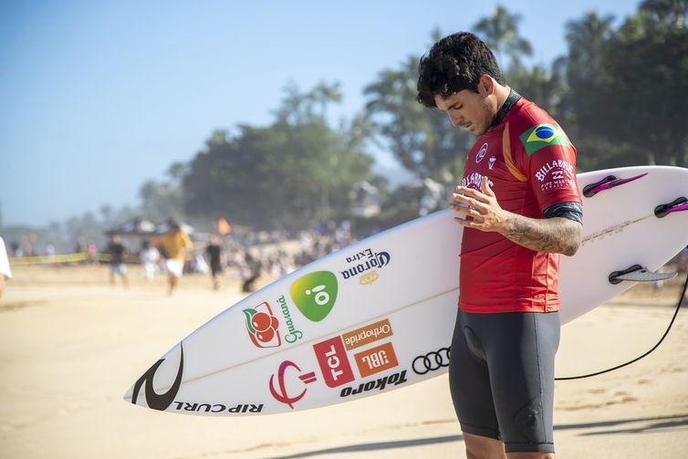 OAHU, UNITED STATES - DECEMBER 10: Two-time WSL Champion Gabriel Medina of Brazil advances directly to Round 3 of the 2019 Billabong Pipe Masters after winning Heat 5 of Round 1 at Pipeline on December 10, 2019 in Oahu, United States. (Photo by