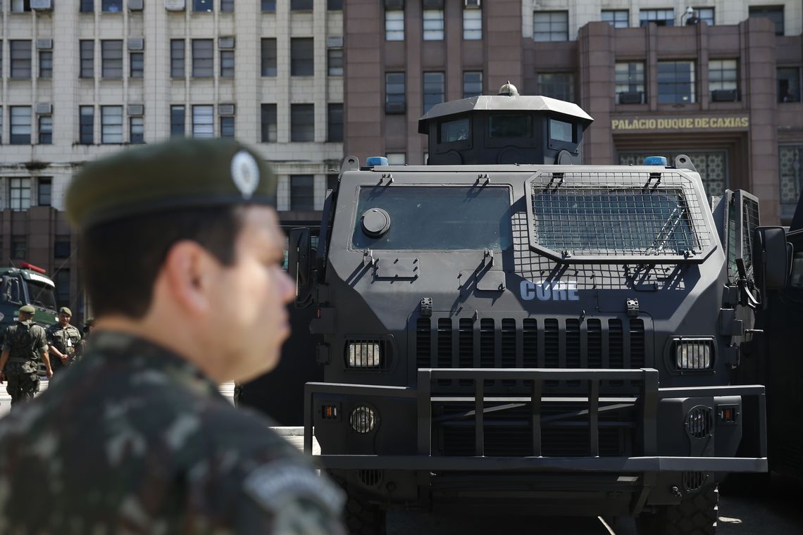 Tânia Rêgo/Agência Brasil Rio de Janeiro - Exército entrega seis veículos blindados à Secretaria de Estado de Segurança do Rio (Tânia Rêgo/Agência Brasil)