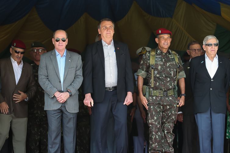 Marcos Corrêa/PR O presidente Jair Bolsonaro,participa da cerimônia de celebração do 74° aniversário de criação da Brigada de Infantaria Paraquedista