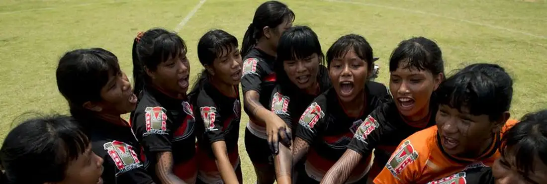 Mulheres Kyikatejê e Parakatejê jogam contra as indígenas da Guiana Francesa