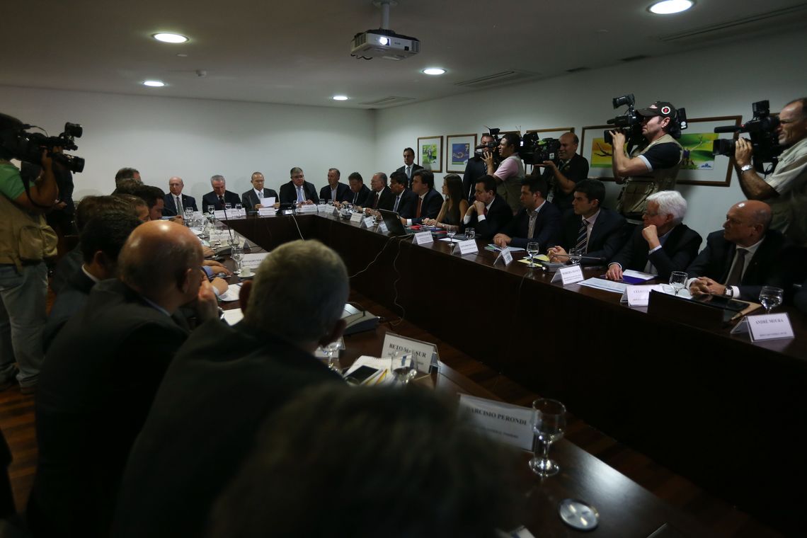 Valter Campanato/Agência Brasil Brasília - O presidente Michel Temer e ministros durante reunião sobre a Reforma da Previdência, no Palácio do Planalto (Valter Campanato/Agência Brasil)