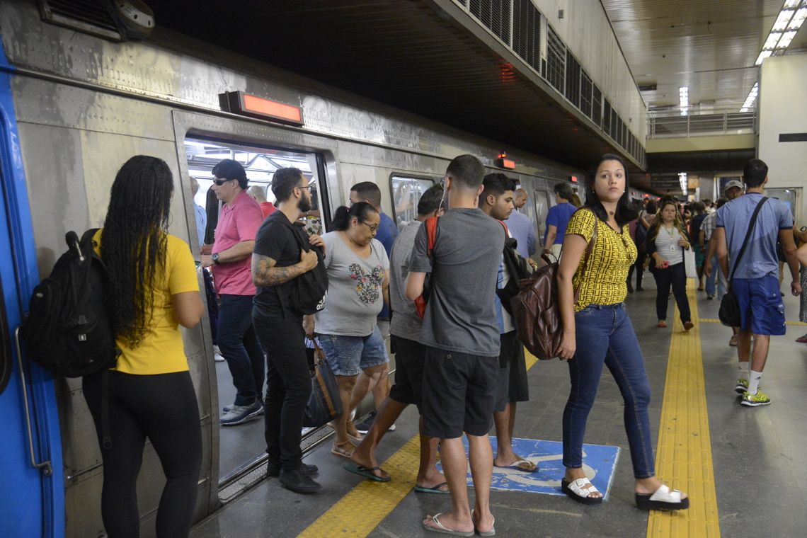 Fernando Frazão/Agência Brasil Plataforma de embarque da estação Central do Metrô Rio, no centro da cidade.