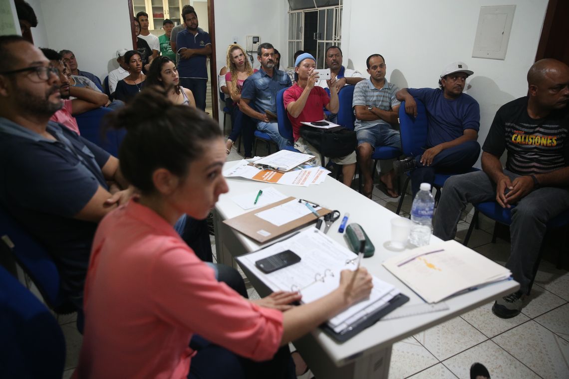 José Cruz/Agência Brasil Mariana (MG) - Reunião de membros da Comissão de Atingidos com moradores de Paracatu, dois anos após a tragédia do rompimento da Barragem de Fundão, da mineradora Samarco (José Cruz/Agência Brasil)