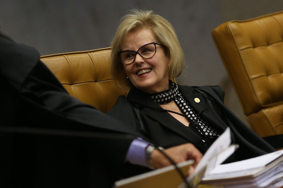 José Cruz/Agência Brasil Brasília - A ministra do Supremo Tribunal Federal Rosa Weber durante julgamento do pedido de habeas corpus do ex-presidente Lula (José Cruz/Agência Brasil)