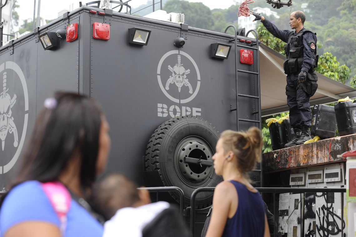Tânia Rêgo; Agencia Brasil Rio de Janeiro - Policiais do Batalhão de Operações Especiais, do Batalhão de Polícia de Choque e UPPs reforçam o policiamento na comunidade da Rocinha.