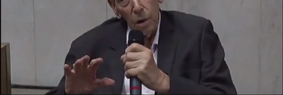 Aziz em discurso na Comissão da Verdade da USP Depoimento do Profº Aziz Nacib Ab'Saber durante a implantação da Comissão Estadual da Verdade Rubens Paiva, realizada dia 1º de Março de 2012 na Assembleia Legislativa de São Paulo.