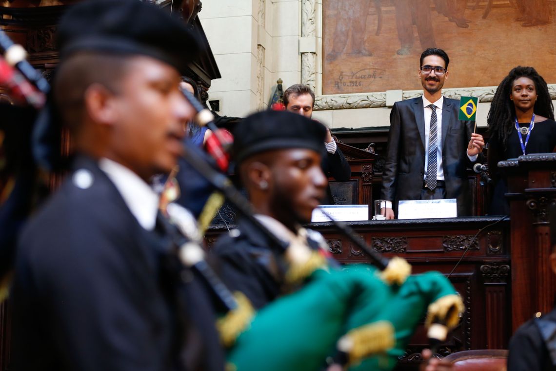 Tânia Rêgo/Agência Brasil Rio de Janeiro - Mohamed Ali Kenawy, imigrante sírio agredido em Copacabana recebe o título de cidadão fluminense, no Palácio Tiradentes, sede da Assembleia Legislativa do Estado do Rio de Janeiro (Tânia Rêgo/Agência Brasil)
