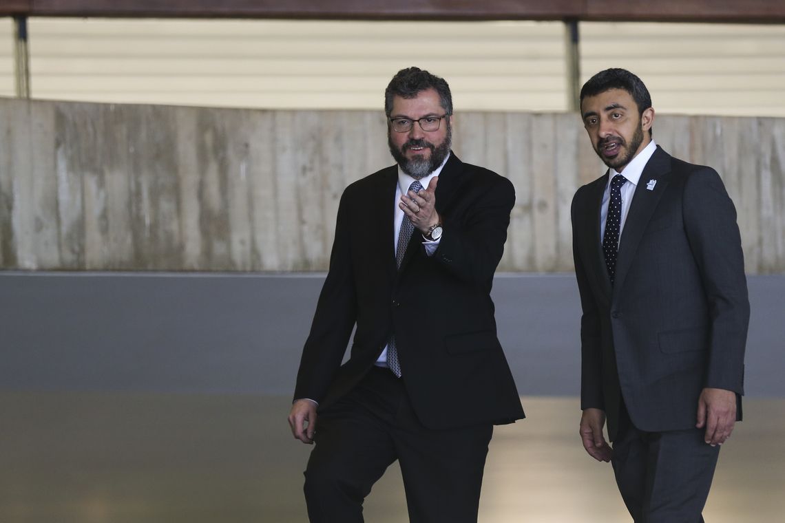José Cruz/Agência Brasil O ministro das Relações Exteriores, Ernesto Araújo, recebe o ministro dos Negócios Estrangeiros e Cooperação Internacional dos Emirados Árabes Unidos, Xeique Abdullah bin Zayed Al Nahayan, no Palácio Itamaraty.