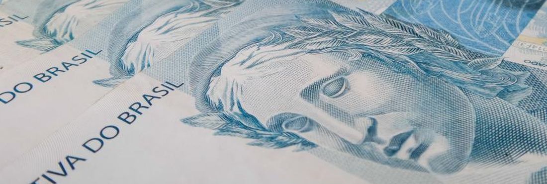 Economia retrai 0,2% no trimestre
