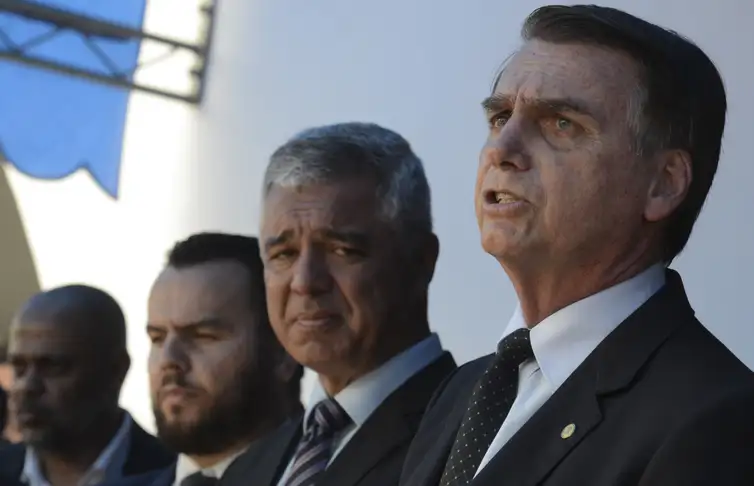 O presidente eleito, Jair Bolsonaro, participa na cidade de Guaratinguetá, no Vale do ParaÃba, em São Paulo, da formatura de sargentos da Aeronáutica na Escola de Especialistas da Aeronáutica (EEAR)