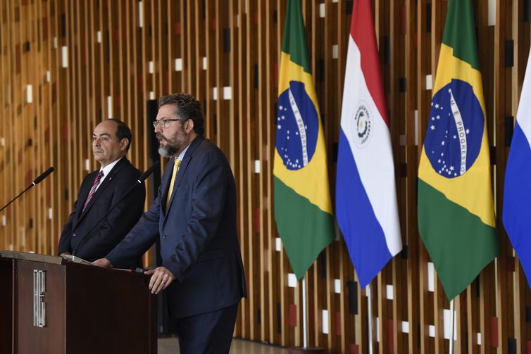 O ministro das Relações Exteriores do Paraguai, Antonio Rivas Palacios e o ministro Ernesto Araújo, durante encontro no palácio do Itamaraty