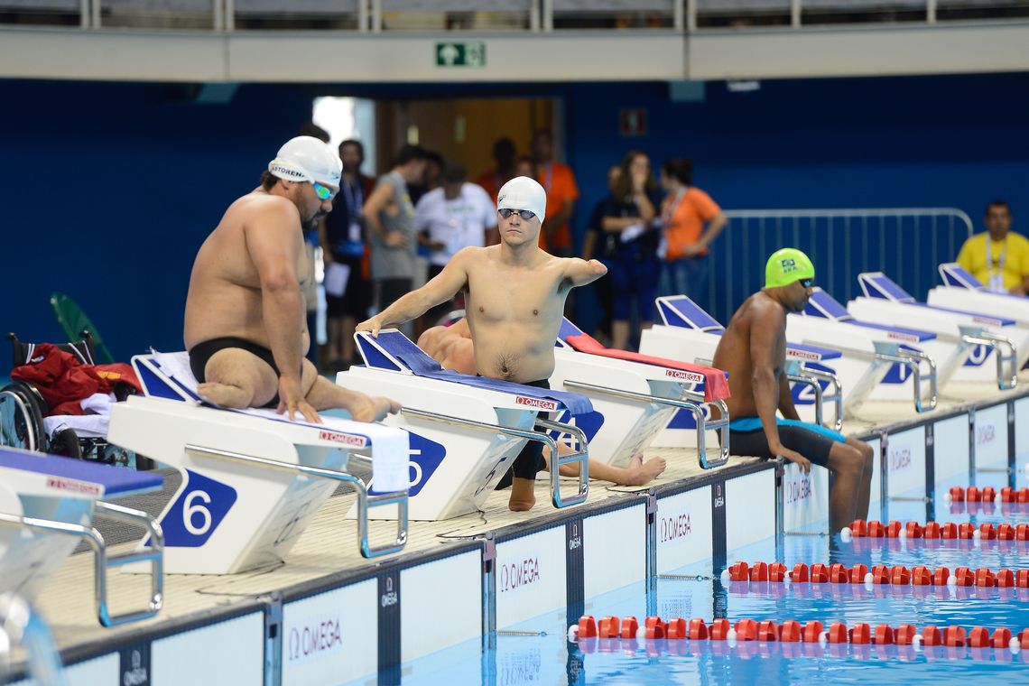 Fernando Frazão/Agência Brasil Rio de Janeiro - Atletas paralímpicos do México, Espanha e Brasil disputam prova de 50 metros nado peito, em evento-teste de natação no Estádio Aquático do Parque Olímpico, em Jacarepaguá (Fernando Frazão/Agência Brasil)