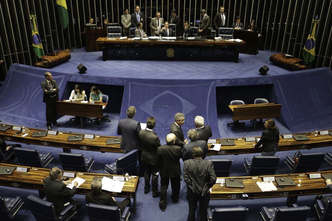 Fabio Rodrigues Pozzebom/Agência Brasil Plenário do Senado aprova o projeto de lei que inclui doze novos municípios na Região Integrada de Desenvolvimento do Distrito Federal e Entorno (Ride-DF).