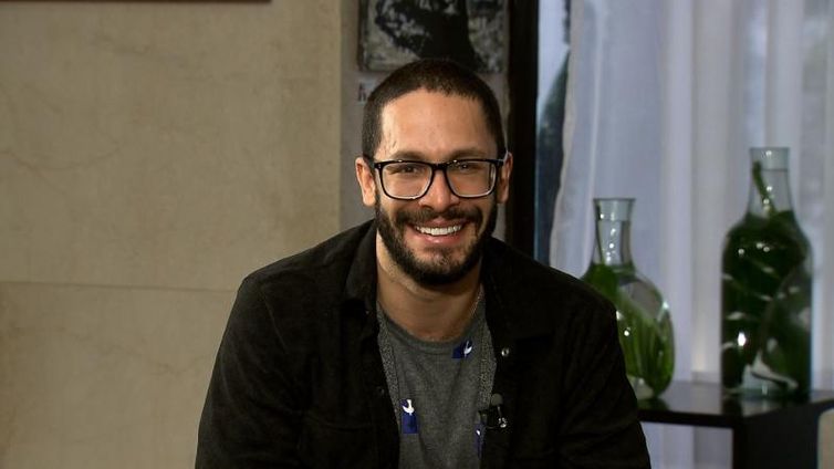 Em 'Carcereiros", Rainer Cadete interpreta o chefe do Quarto Comando no presídio