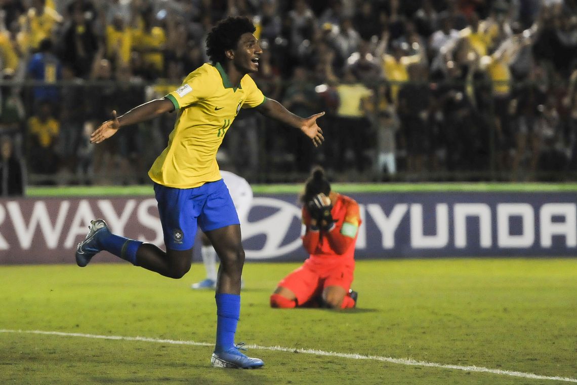 Brasil e Nova Zelândia jogam no estádio Bezerrão