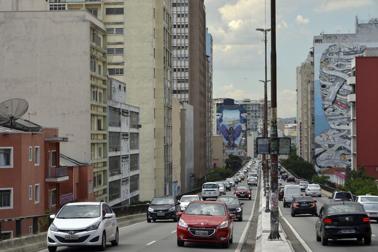 Rovena Rosa/Agência Brasil São Paulo - Prefeito João Doria sanciona criação do Parque Municipal do Minhocão, que prevê desativação gradativa do Elevado João Goulart para carros e uso exclusivo para lazer (Rovena Rosa/Agência Brasil)