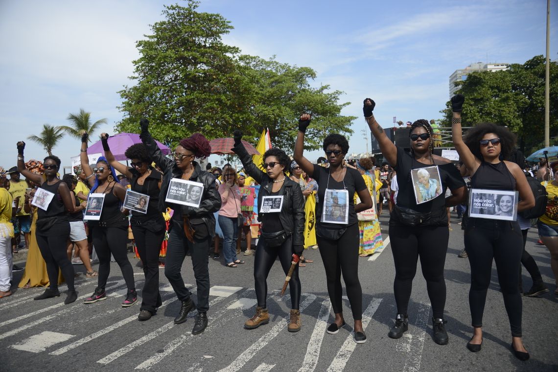 Tomaz Silva/Agência Brasil Quarta Marcha das Mulheres Negras em Copacabana, no Rio de Janeiro, protesta contra a violência que atinge as mulheres negras em todo o país.