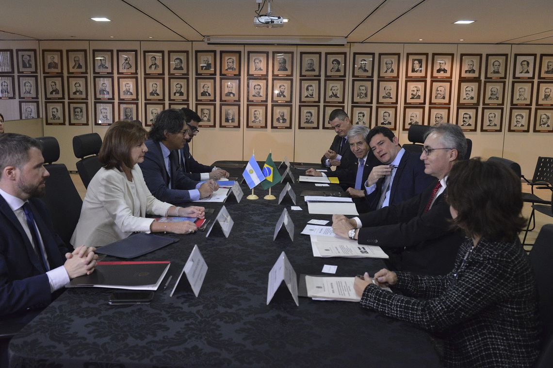 Isaac Amorim/MJSP Ministro Sérgio Moro durante reunião com os Ministros Argentinos de Justiça e Direitos Humanos, Germán Garavano e da Segurança, Patrícia Bullrich.