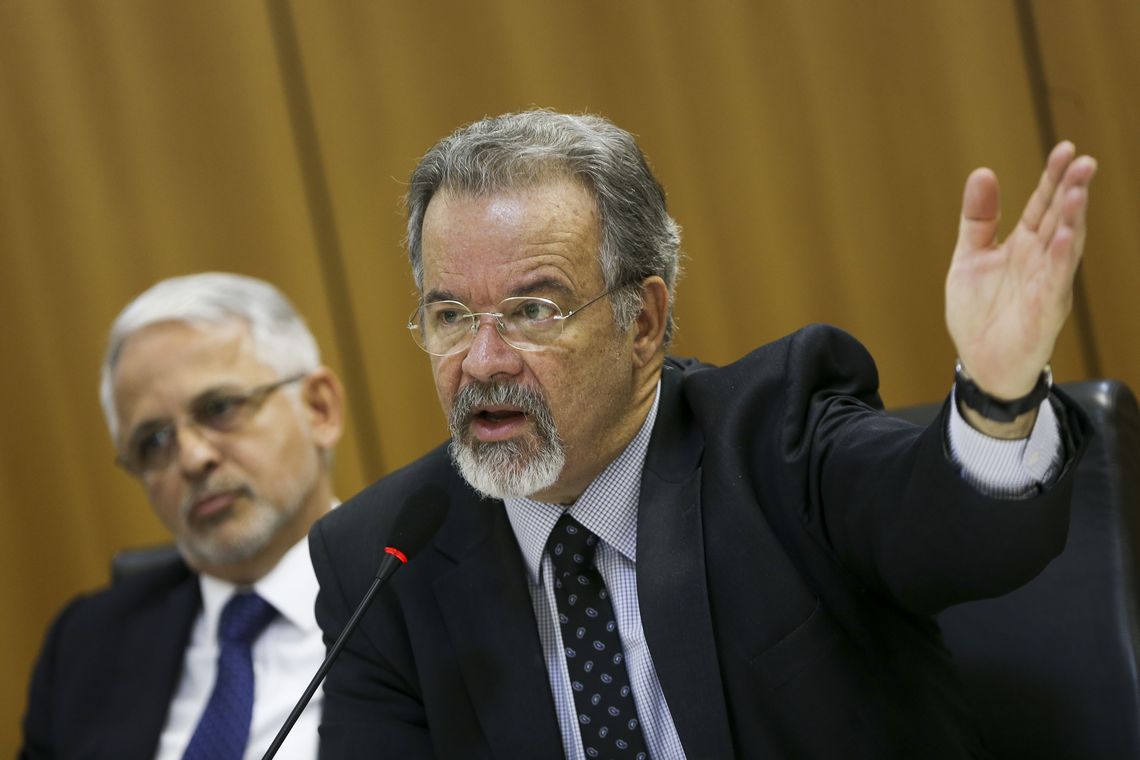 Marcelo Camargo/Agência Brasil O secretário-executivo do Ministério da Segurança Pública, Luís Carlos Cazetta e o ministro da Segurança Pública, Raul Jungmann durante entrevista coletiva.