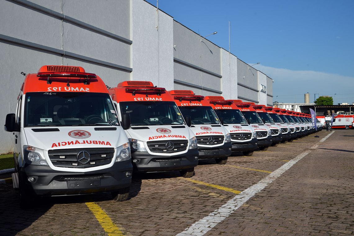 SÃ£o Paulo - O presidente Michel Temer participa da entrega de 225 ambulÃ¢ncias para renovaÃ§Ã£o da frota do SAMU 192 (Rovena Rosa/AgÃªncia Brasil)