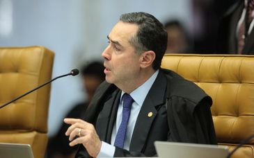 O ministro Supremo Tribunal Federal (STF) Roberto Barroso durante sessão de julgamento da restrição ao foro privilegiado.