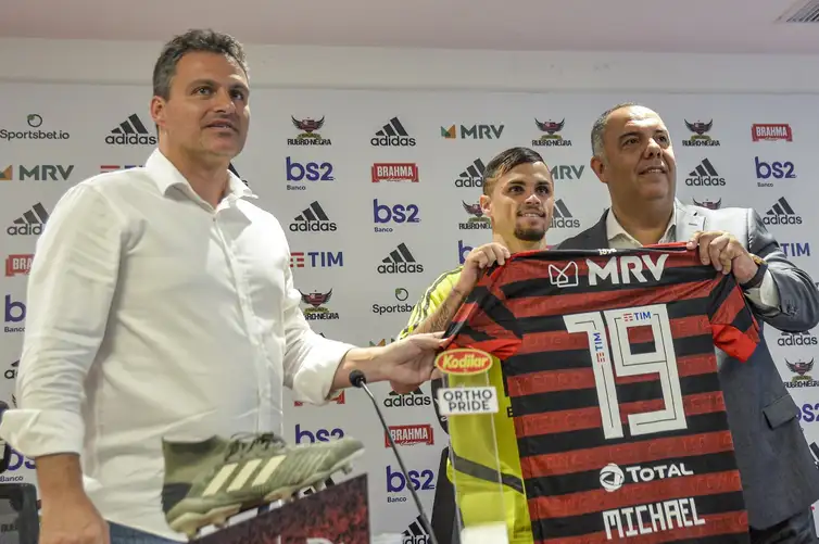 twitter/Marcelo Cortes/CRF/Direitos Reservados 🎙
Fala, Michael!
🎙
"Pesou a grandeza do clube. Qualquer Michael_flamengo_001