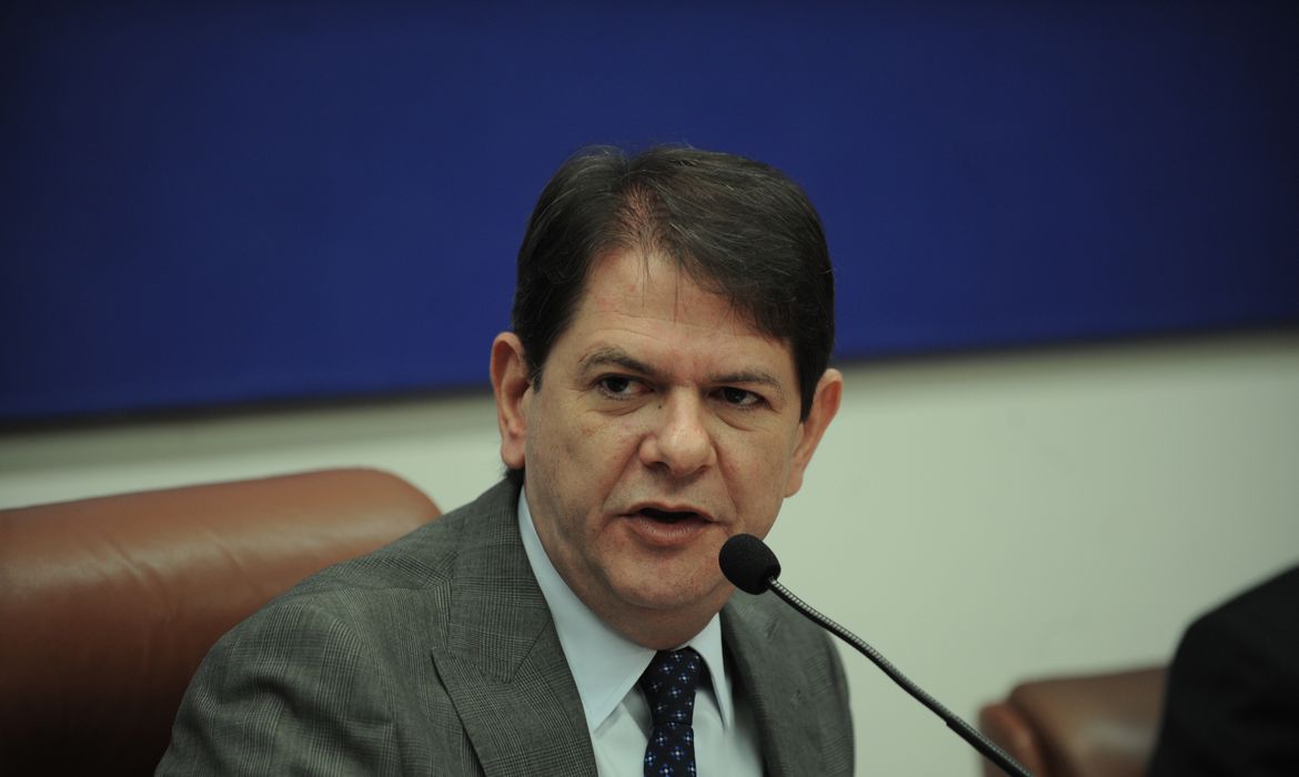 O ministro da Educação, Cid Gomes, participa da reunião ordinária do pleno do Conselho Nacional de Educação (CNE).