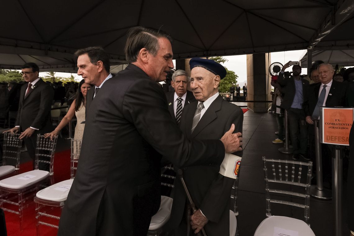 Marcos Corrêa/PR Presidente da República, Jair Bolsonaro, durante cerimônia de comemoração do Dia da Vitória e de Imposição da Medalha da Vitória.