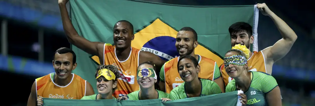 Revezamento 4x100