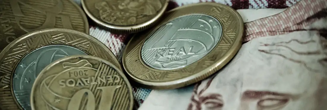 Dinheiro Notas e moedas de Reais