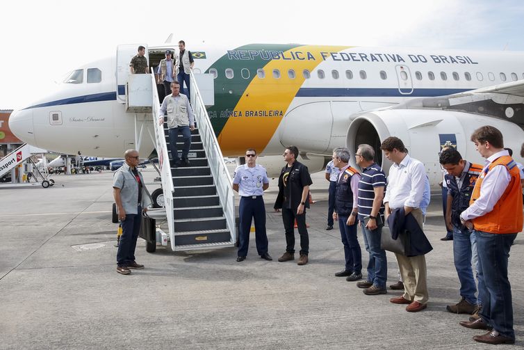 Isac Nóbrega/PR O Presidente da República, Jair Bolsonaro, durante sobrevoo da região atingida pelo rompimento da barragem Mina Córrego do Feijão, em Brumadinho/MG.