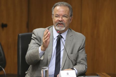 O ministro da Segurança Pública, Raul Jungmann, durante assinatura de acordo de cooperação para fomentar a geração de vagas de trabalho e geração de renda para presos, egressos e pessoas em cumprimento de penas alternativas.