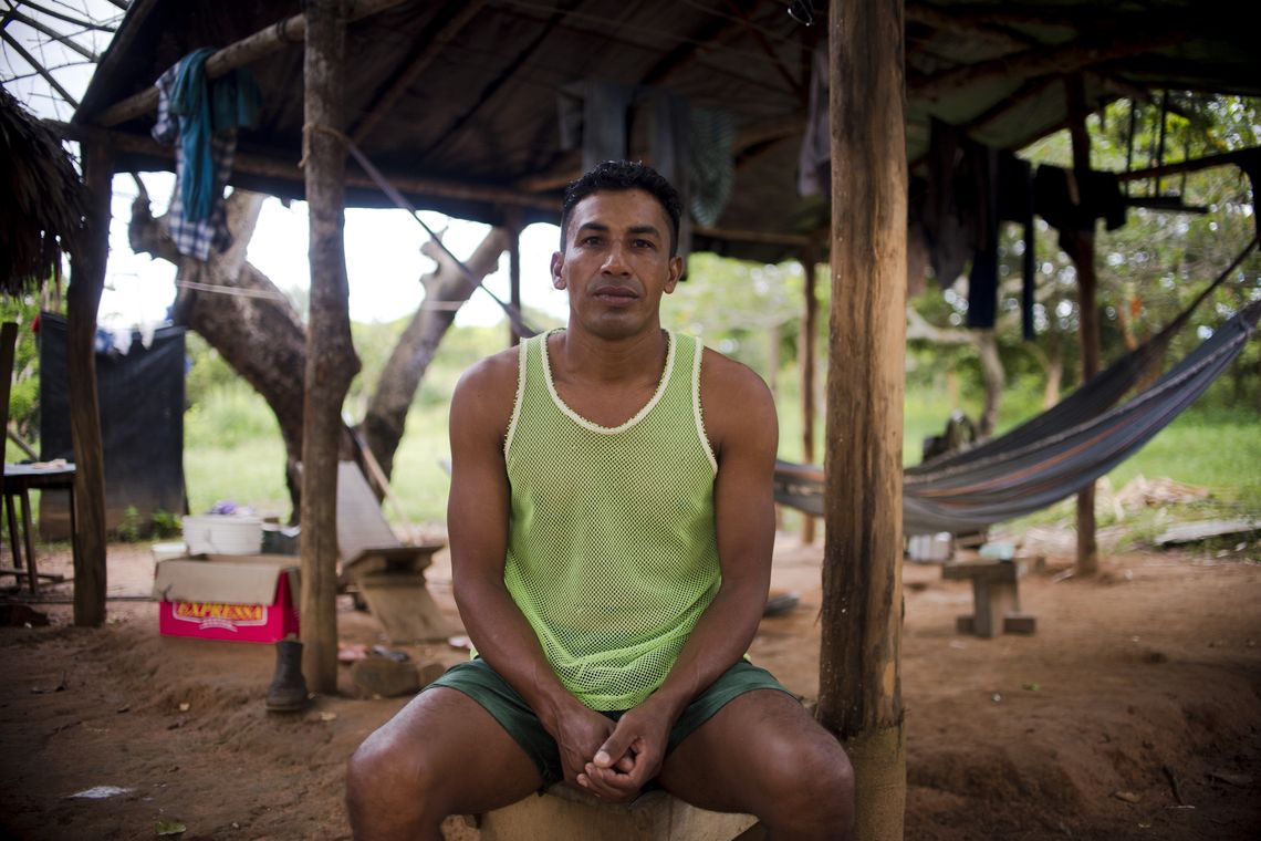 Marcelo Camargo/Agência Brasil José Anastácio Tãmuxi, morador de aldeia na Terra Indígena Manoki, fala sobre a ação de grileiros e madeireiros na reserva protegida. (Marcelo Camargo/Agência Brasil)