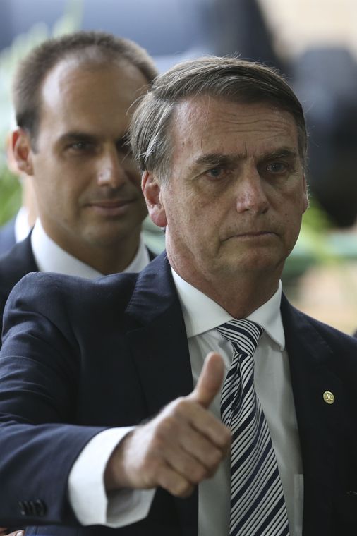 O presidente eleito Jair Bolsonaro fala à imprensa no Centro de Cultura Banco do Brasil (CCBB), sede do governo de transição, em BrasÃlia.